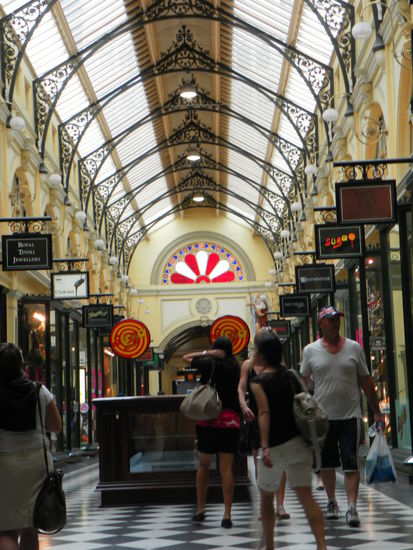 schöne, alte Shopping-Arkaden