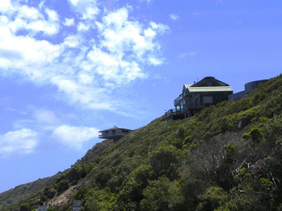 ...Häuser mit nur einem Ziel: Aussicht aufs Meer - verständlich!
