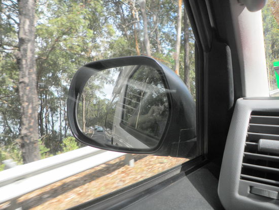 On the Road again - die "dicke Berta" (so wurde der Camper zwischenzeitlich aufgrund seines Fahrverhaltens getauft) produziert ab und zu auch schon mal einen Stau..."Keep left unless Overtaking" sagen wir da nur