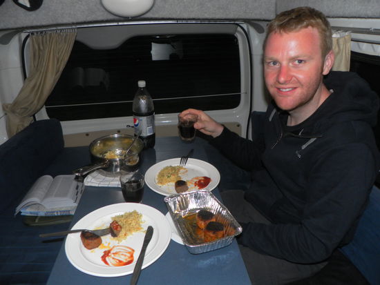 Weihnachtsessen - mit Würstchen und Kartoffelsalat können wir auf jeden Fall mithalten