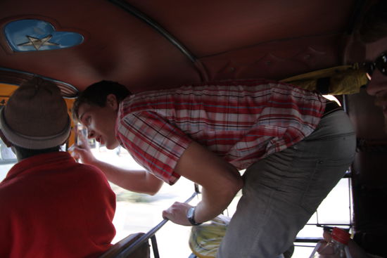 Der Weg muss mit den unfähigen Rikschafahrern oft diskutiert werden