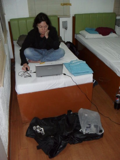 In der Kabine will die Zeit totgeschlagen werden