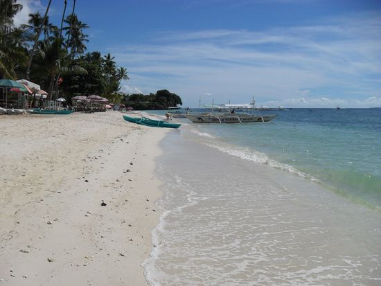 Alona Beach nach links