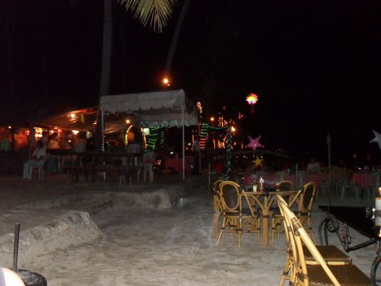 Alona bei Dunkelheit