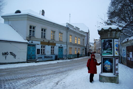 dann erreichten wir die Straße "Uus tn"