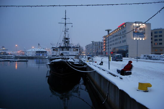 die wir überquerten und den Hafen erreichten