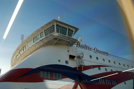 dann verließen wir die Fähre Baltic Queen, gingen an Land und fuhren mit dem Buss wieder nach Hause