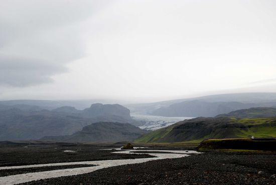 Sander vor dem Sólheimajökull
