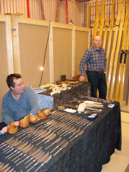 Messer, Kåsor und historische Ski