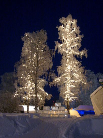 Dekoration in der Ortsmitte