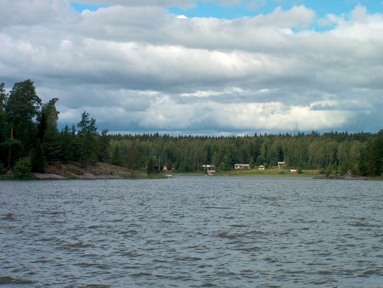 Fahrt auf dem Frövettern um die Insel Stenviksön herum