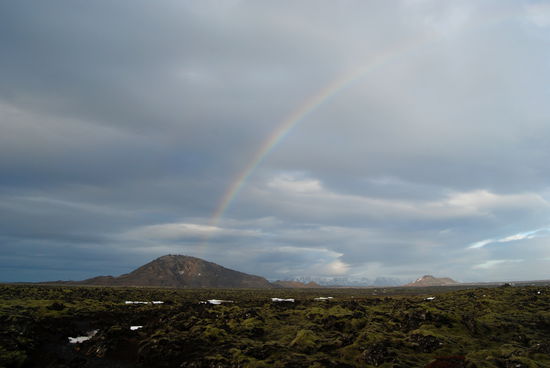 begrüßt uns mal wieder ein Regenbogen