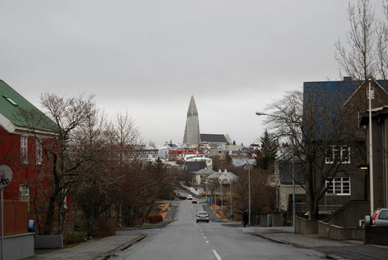 Skothúsvegur mit Hallgrimskirkja