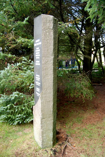 Basaltsäule als Denkmal