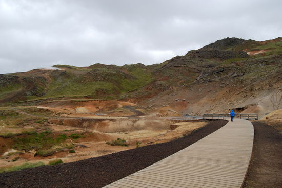 Bohlenweg ins Sulfatarengebiet Seltún