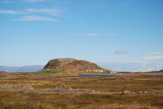 Helgafell ragt aus der Ebene kurz vor Stykkishólmur