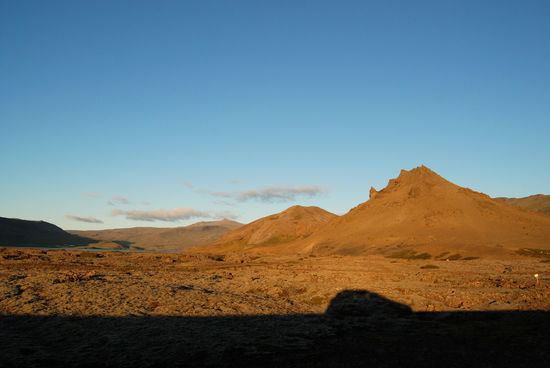 die tiefstehende Sonne