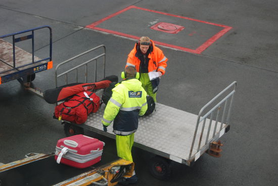 unser Gepäck wird eingeladen