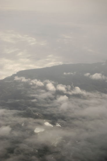 zwei Seen südlich des Sulfatarengebietes Seltún, der linke runde ist der grüne aus der Beschreibung vom 10/9