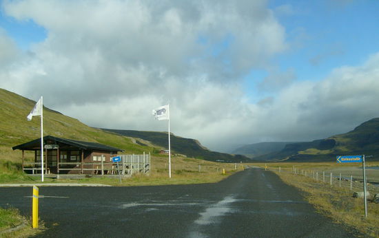 Information und Parkplatz Eiríksstaðir