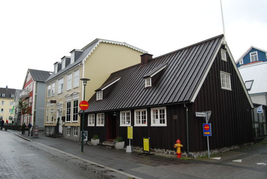 das älteste Haus in der Aðalstræti