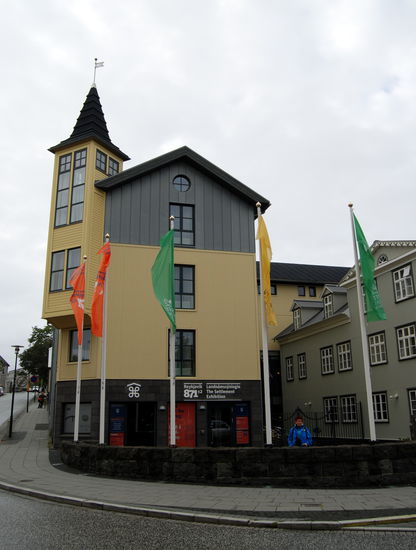 das Museum 871 +/-2, Ausgrabung der ersten Siedlungshäuser