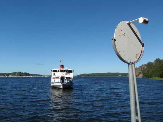 mit dem Semaforen wird dem Boot signalisiert hier anzulegen