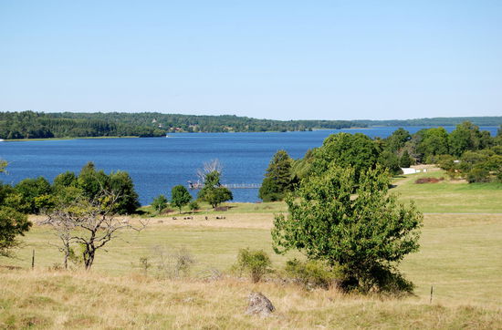 Blick über das ehemalige Stadtgebiet zum großen Hafen, wo gerade Ausgrabungen stattfanden
