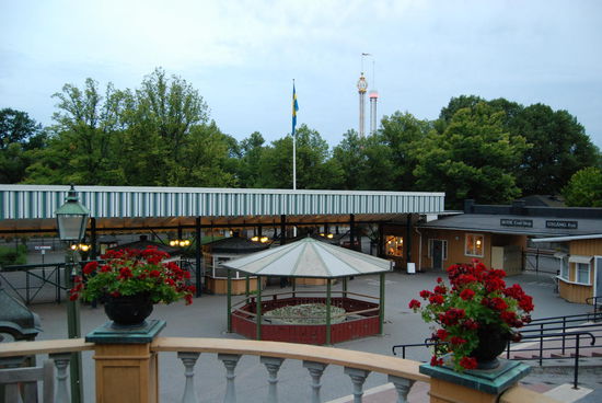 wieder am Haupteingang, diesmal in umgekehrter Richtung