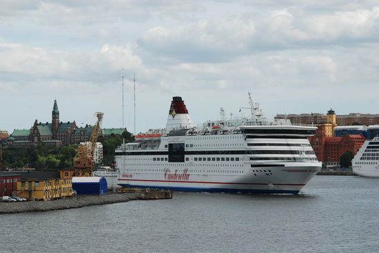 die Viking Cinderella kommt rein