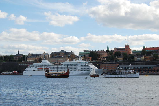 Kreuzfahrtschiff Silver Whisper vor Södermalm