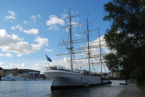 af Chapman, jetzt Wandererheim, im Hintergrund das Schloß