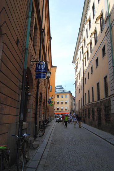 gingen wir durch die enge Gasse