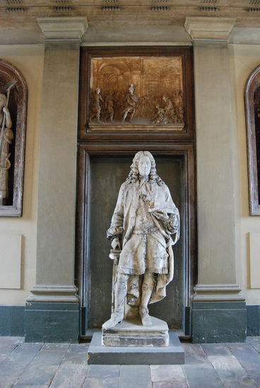 durch den nördlichen Durchgang