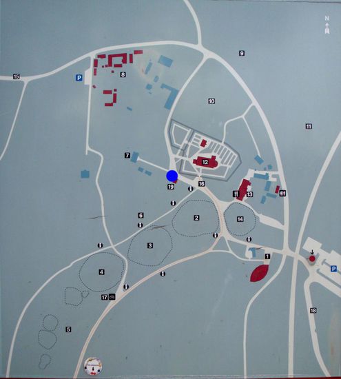 Informationstafel über das Gebiet von Gamla Uppsala, der blaue Punkt in der Mitte unser Schlafplatz