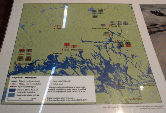 Schiffsgräber im Mälardalen: rot Frauengräber, schwarz Männergräber