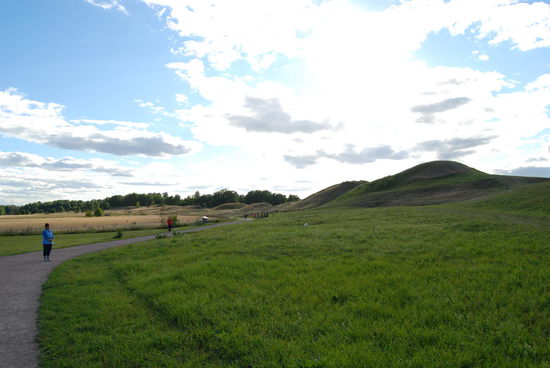 Rundgang um die Grabhügel