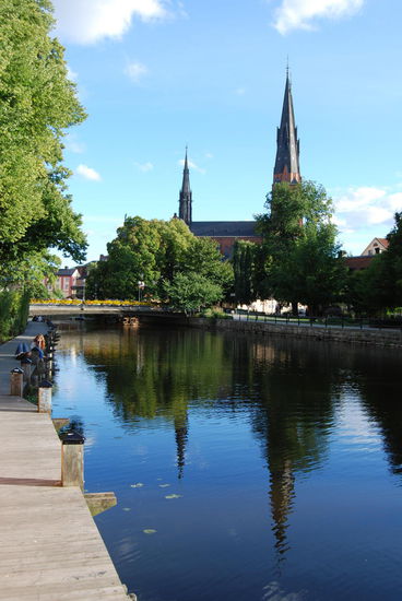 Blick von der Fyrisån zum Dom