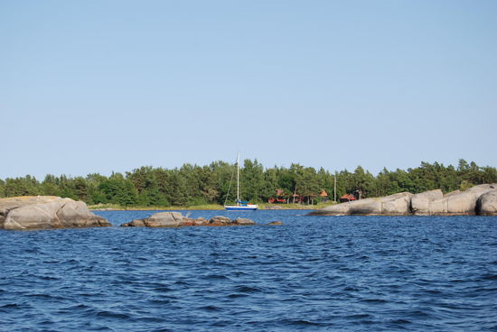 auch andere Boote lagen in einer ruhigen Bucht und warteten