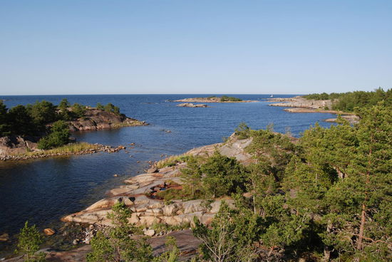 Blick von der Batteri Arholma auf die weite Ostsee