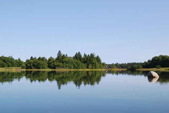 spiegelglatte See am Morgen