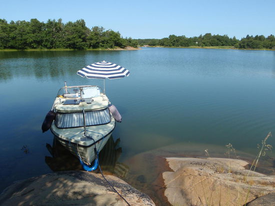 unser Boot an der Schäre