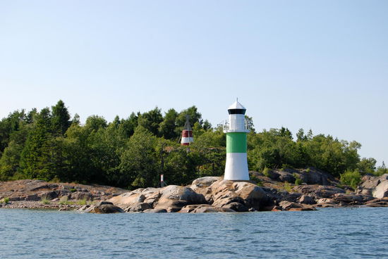am Leuchtfeuer Kapellskär vor dem Fährhafen