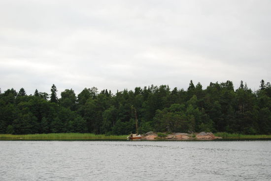 auch andere Boote liegen an den Schären