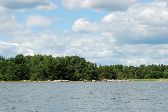 auf Abstand fuhren wir wieder an unserer Übernachtungsschäre vorbei