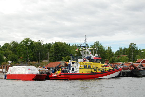 Miljöräddningssläp, links und Rescue Stenhammar, 20m-Klasse, 34 kn