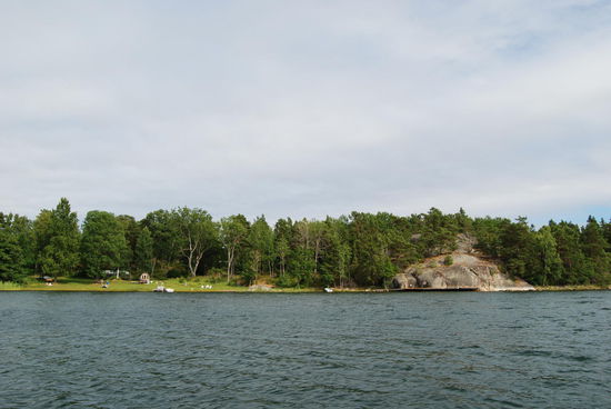 unser Naturistplatz mit der Brücke am Felsen