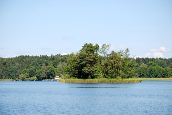 auf dem Långtarmen unterwegs zwischen den Inseln Munsö und Färingsö