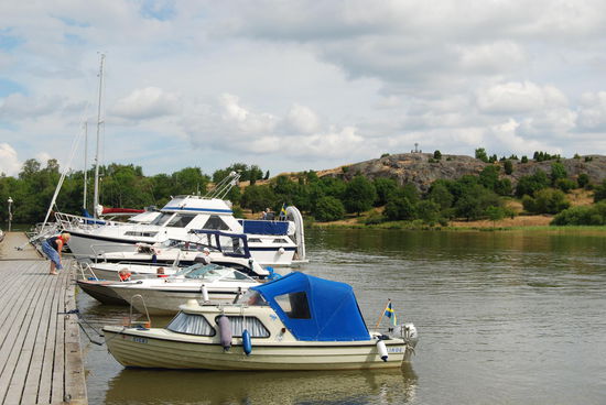 unser Boot im Gästehafen von Birka