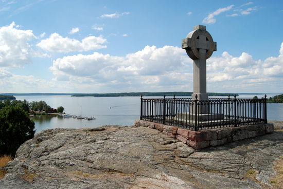 Ansgarkreuz, wurde errichtet 1834 zum 1000sten Jahrestag der Ankunft des Mönchs Ansgar in Birka